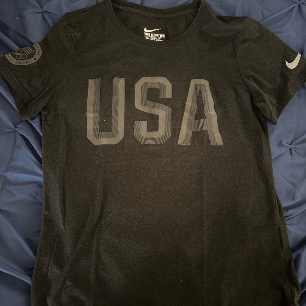 Women’s Nike Shirt